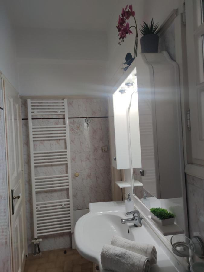 Marios Apartment Lakones Bagian luar foto