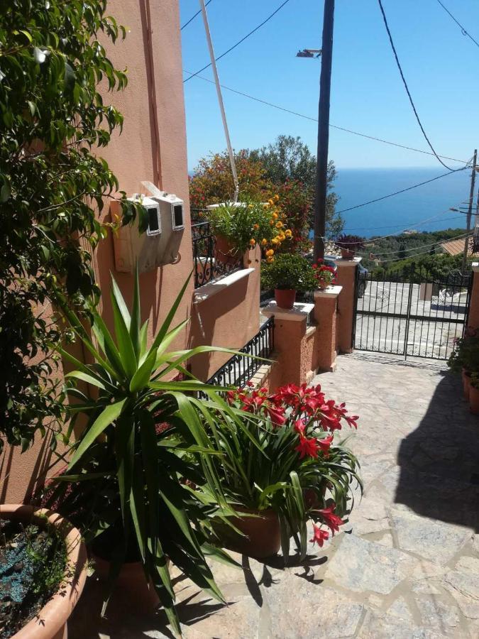 Marios Apartment Lakones Bagian luar foto